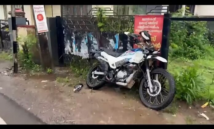 bike accident in Manarcad